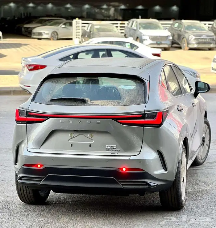 لكزس NX350 ستاندر بنزين 2025 3