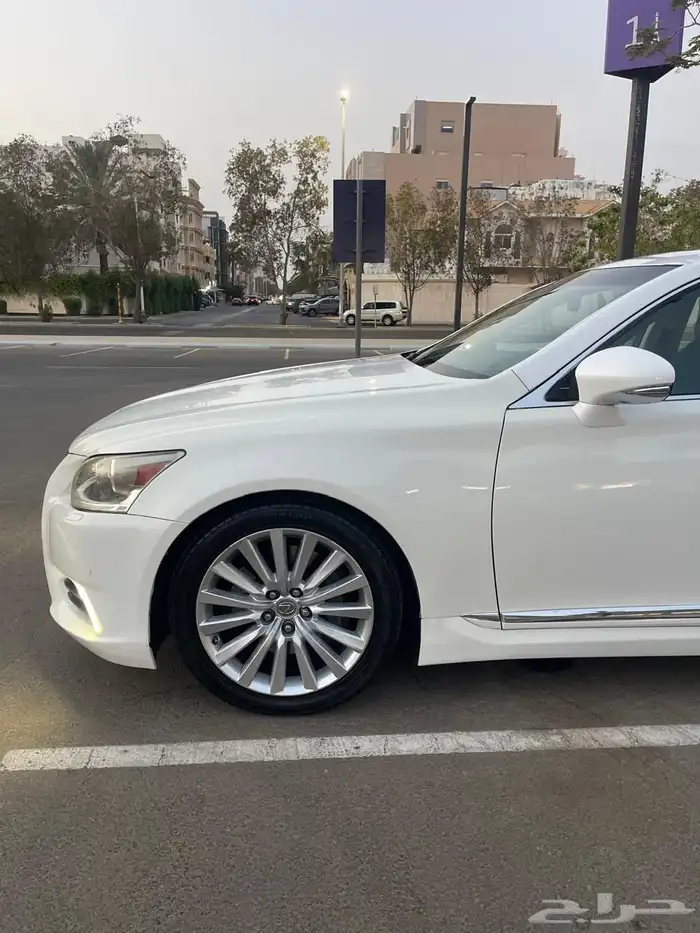 لكزس ls460 مالك واحد 2014 7