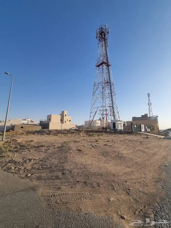 للبيع ارض تجارية زاويه بحي الرمال على طريق التغيره العام 0