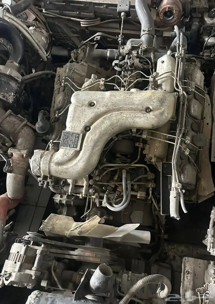 للبيع مكينتان نيسان وميتسبوشي 8 بستم حق كرينات 1