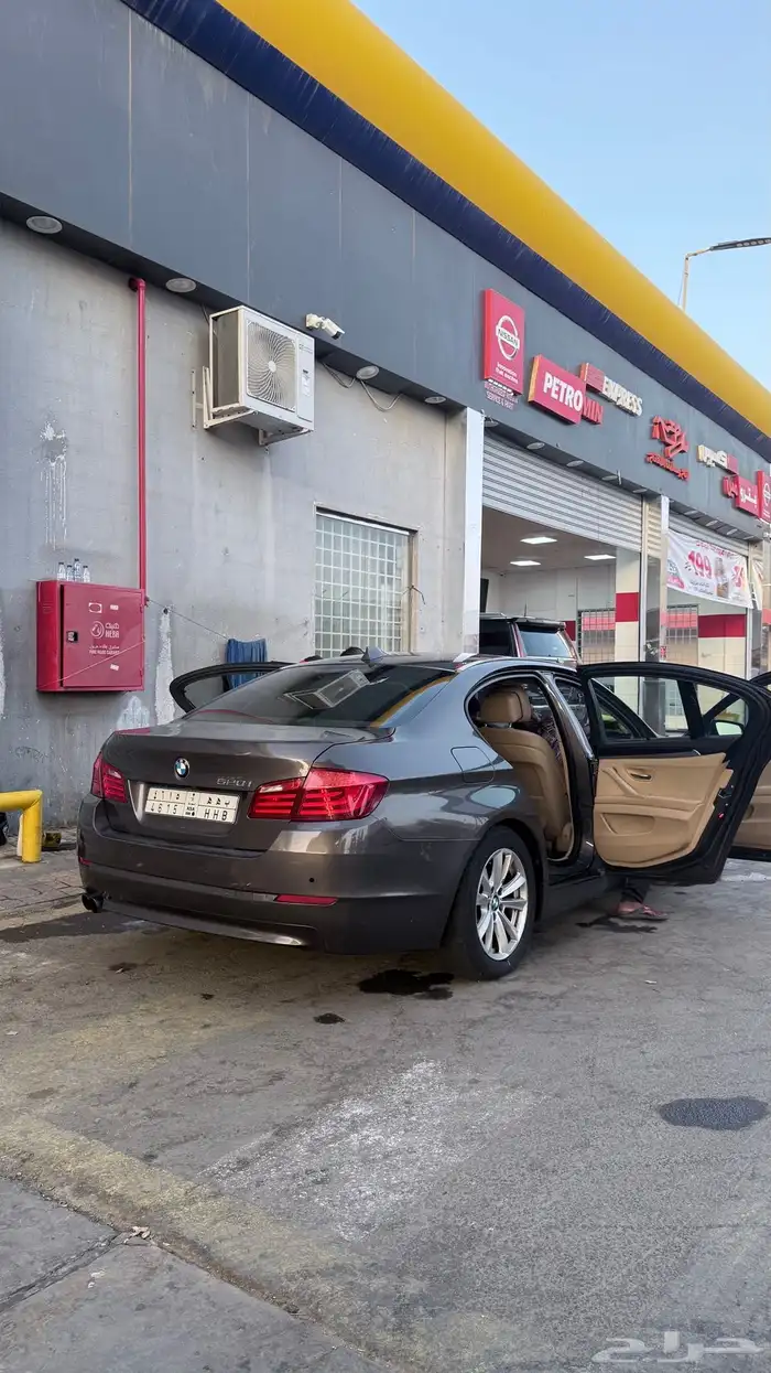 BMW520i 2013 4