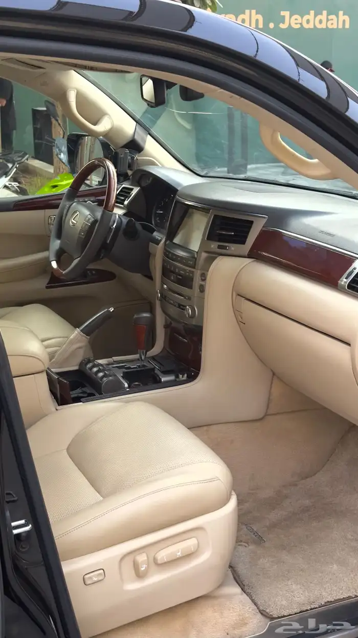 جيب لكزس LX570 2015 9