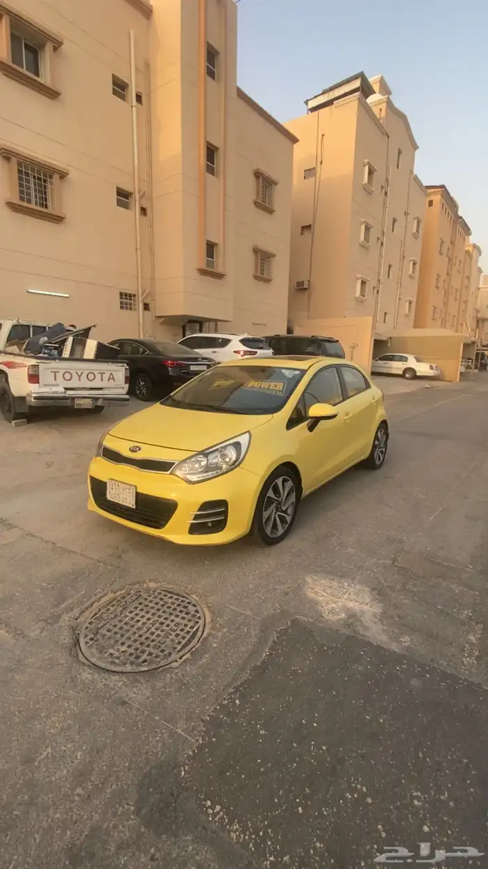 ريو هاتشباك اصفر فل كامل 2015 28