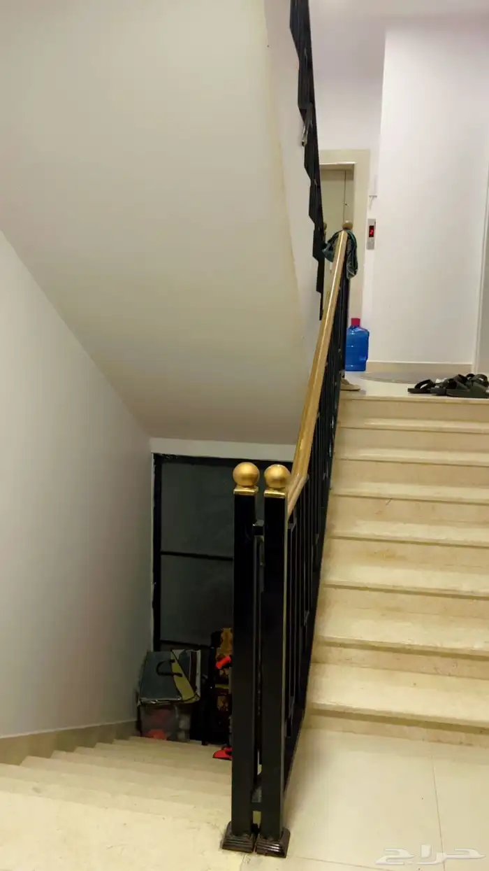 عمارة للبيع فيلا مع 3 شقق حي باقدو 4