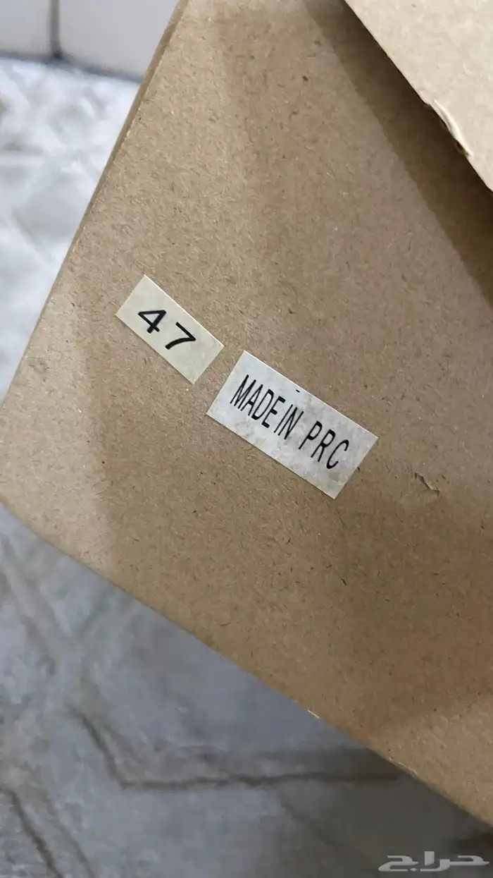 بسطار لون اسود مقاس 47 2