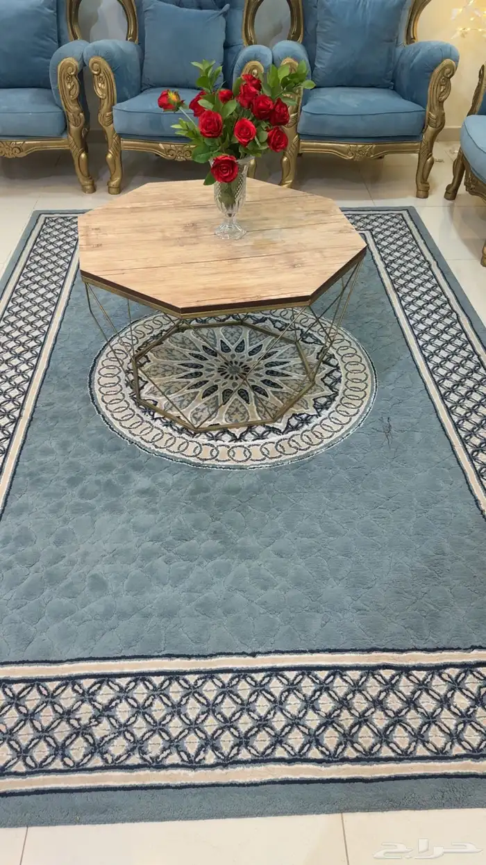 طاولات للبيع 1