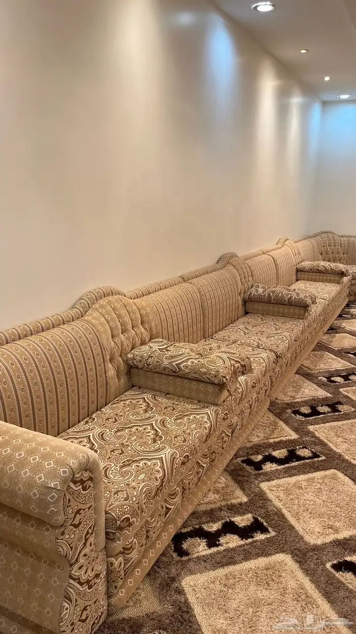 كنب جديد مع فرشته وطاولته 1