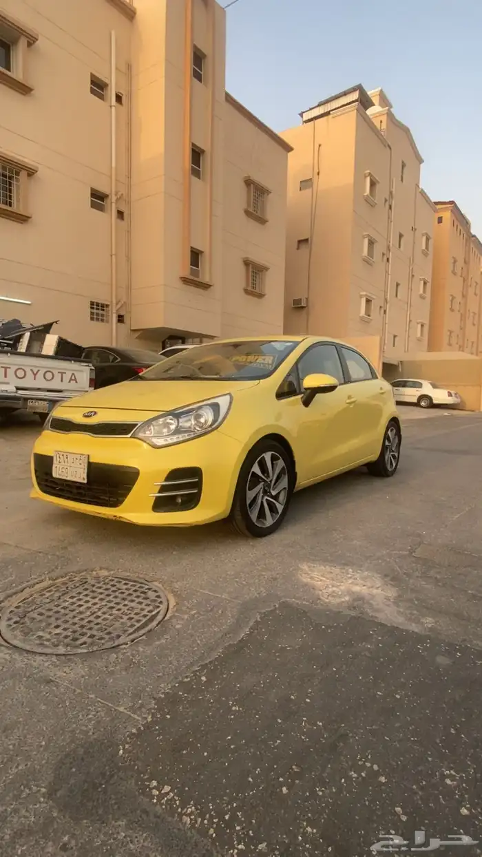 ريو هاتشباك اصفر فل كامل 2015 29