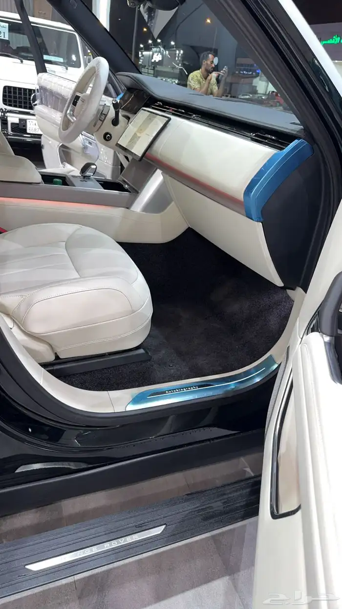 رنج روفر اوتوبيقرافي 2025 مواصفات خليجي. 4