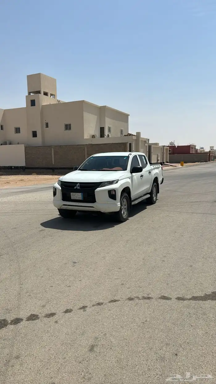 للبيع ميستوبيشي الممشى 300 الف قير مكينه تيربو شرط بودي شرط 3