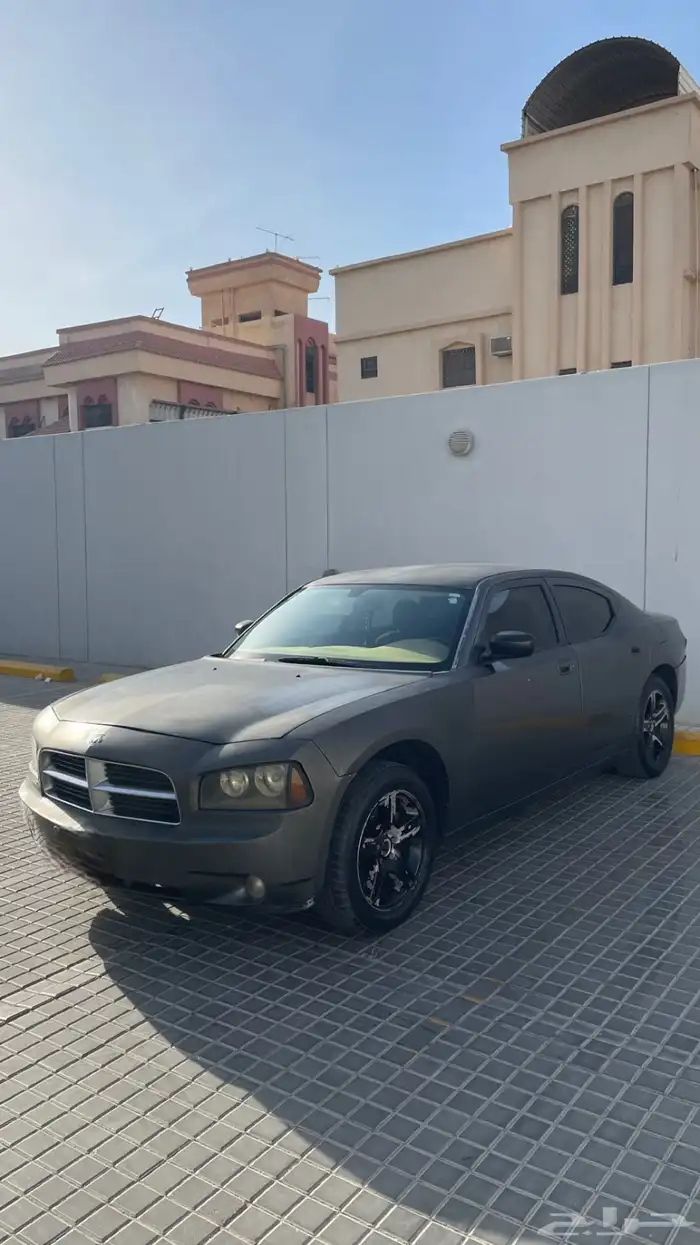 للبيع تشارجر 2009 5