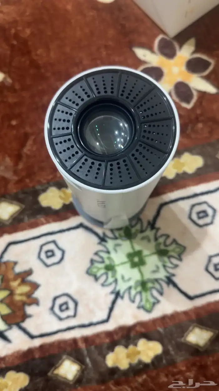 بروجكتر عليه ضمان سنين شبه جديد شرط 1
