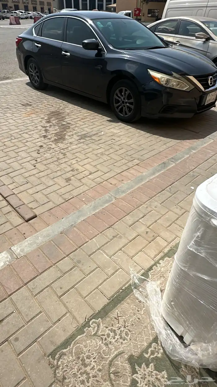سيارة نيسان 5