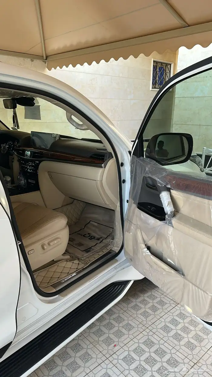 جيب لكزس 2020 9