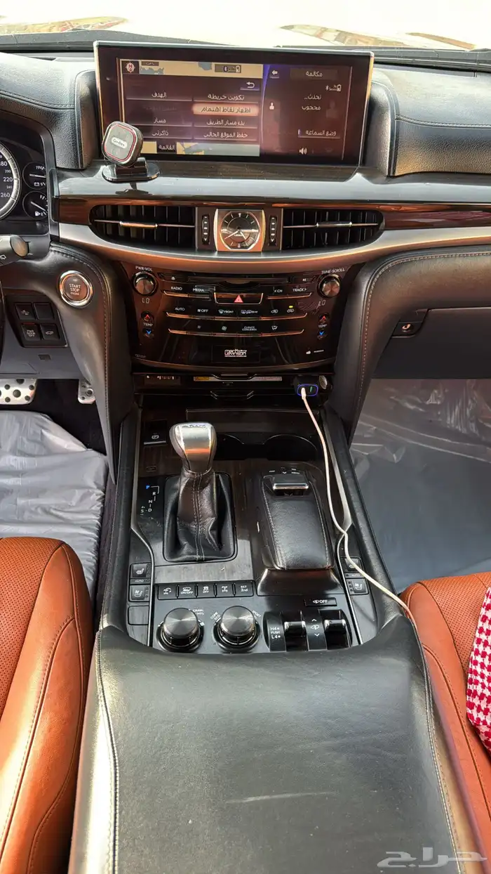 لكزز LX570 موديل 2018 سعودي فل كامل 8