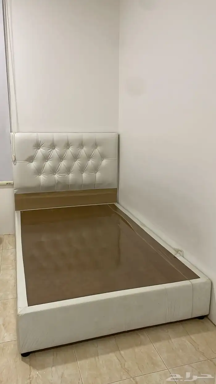 سرير نفر ونص جديد بقراطيسه ونظيفف 0