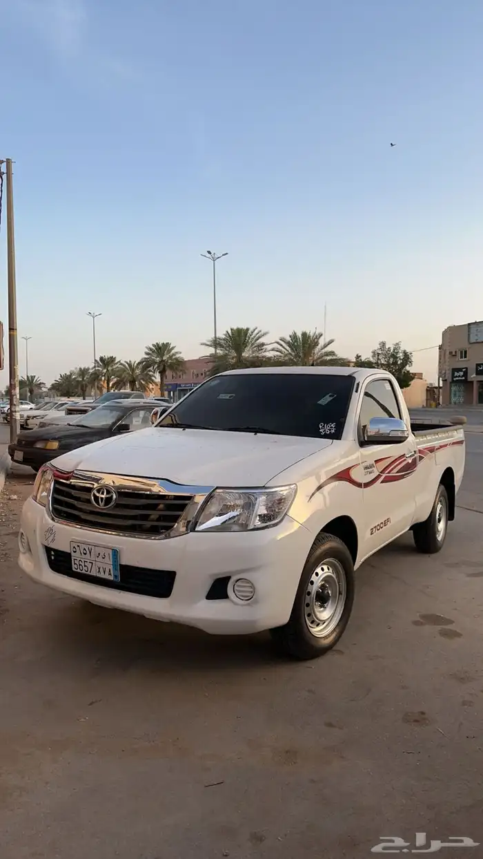 هايلوكس 2015 نضيفه 1
