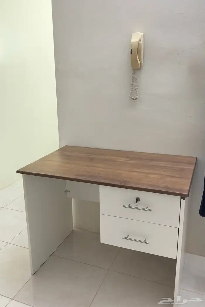 مكتب نظيف للبيع 2