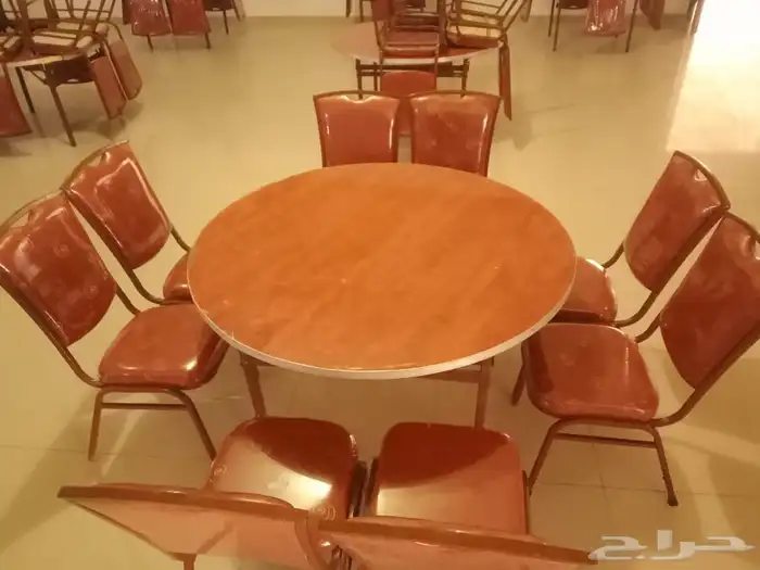 طاولة طعام مع 8 كراسي 2
