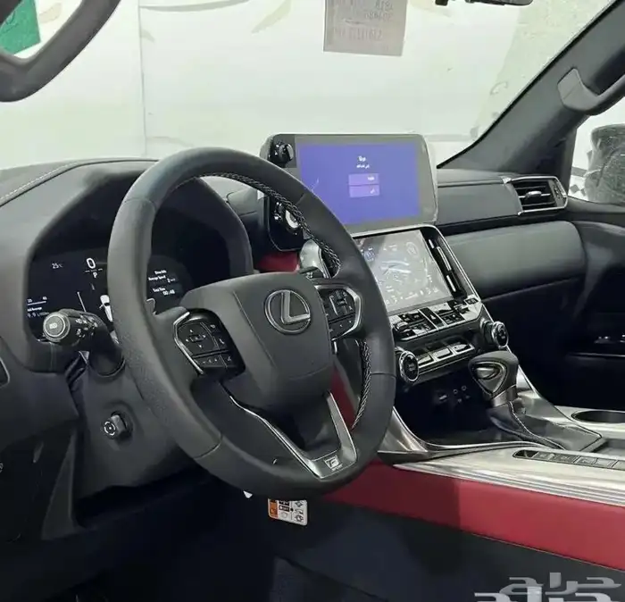 جيب لكزس LX 2025 F sport جديد اصفار (سعودي) 4