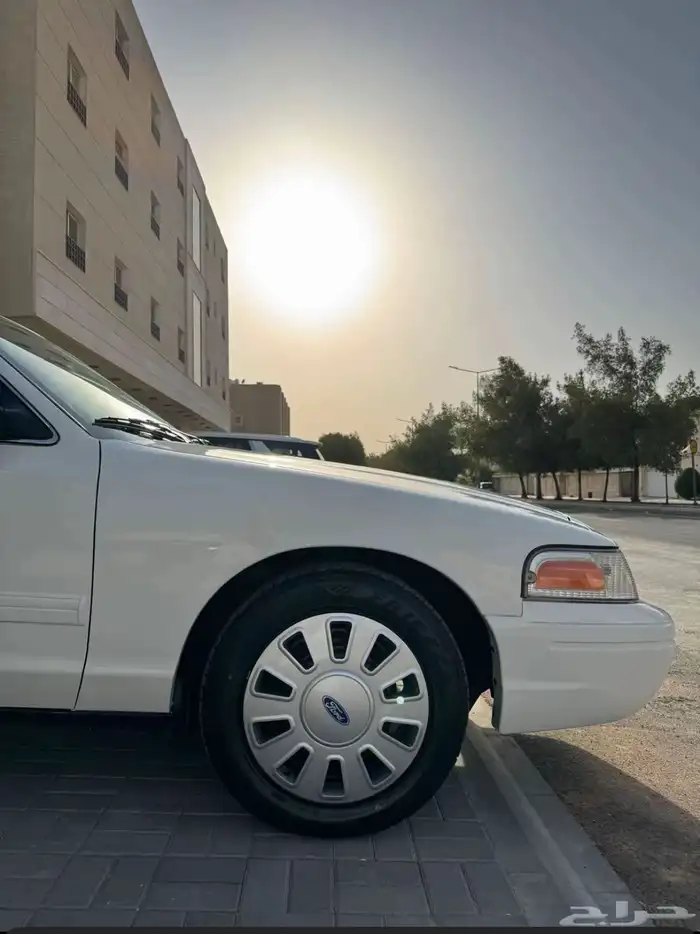 فورد كراون فكتوريا 4