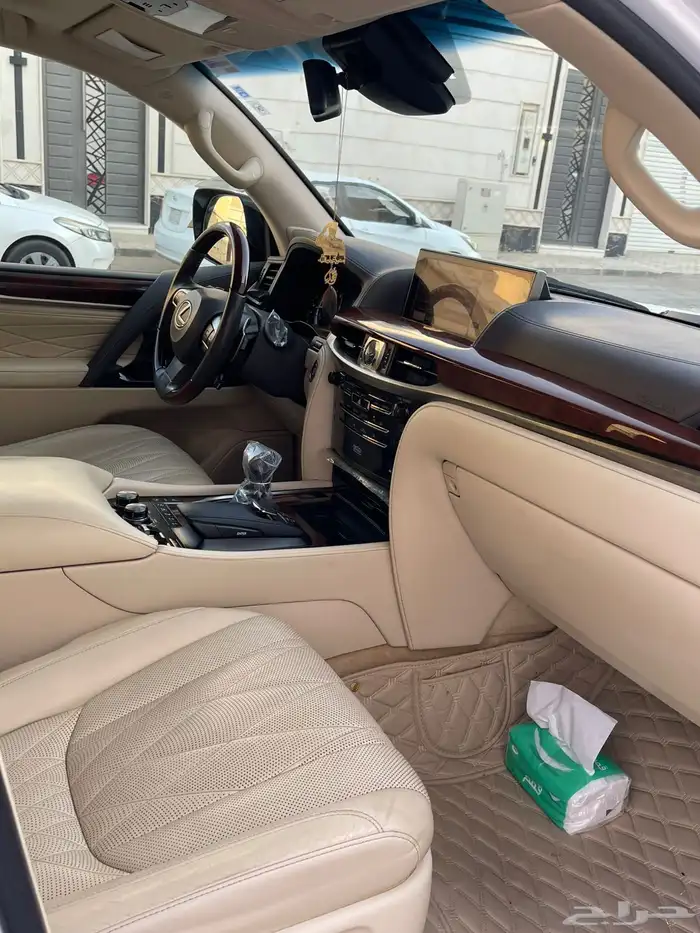 للبيع لكزس LX 5.7 موديل 2021 بلاك اديشن 16