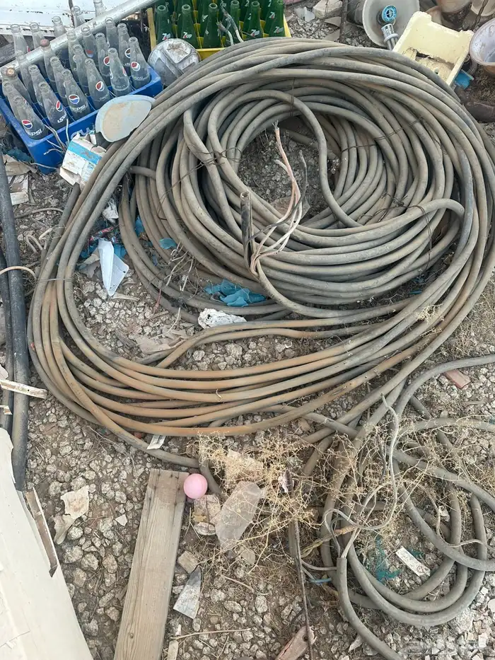 قلص مشرع قلص شبك درج حلزوني تقريبا ارتفاعه 4 متر كيبل 8