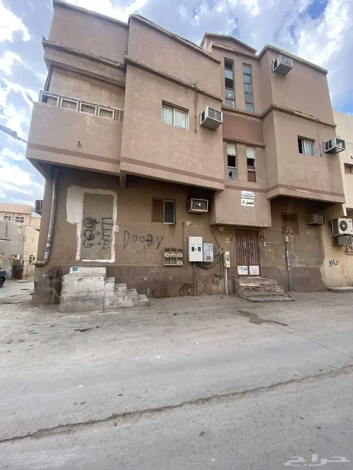 للبيع عماره سكنيه في منفوحه الجديده بالرياض 0
