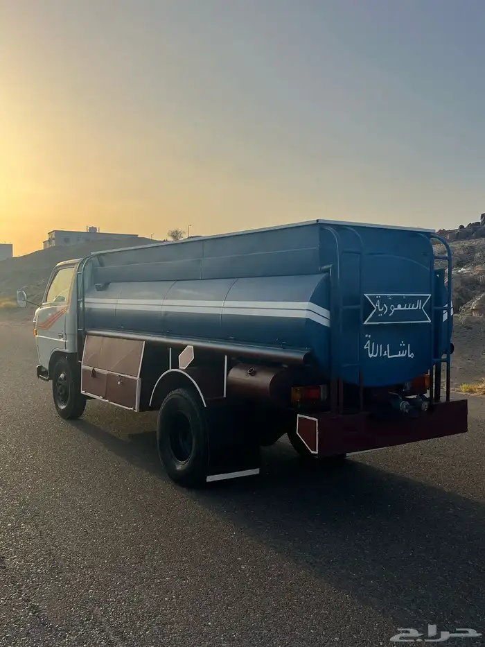 للبيع وايت تويوتا 4