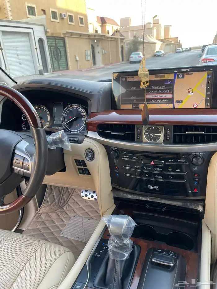 للبيع لكزس LX 5.7 موديل 2021 بلاك اديشن 14