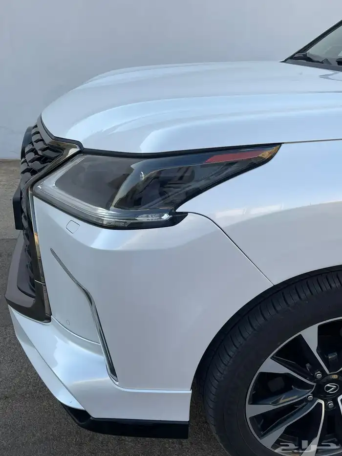 للبيع لكزس LX 5.7 موديل 2021 بلاك اديشن 4