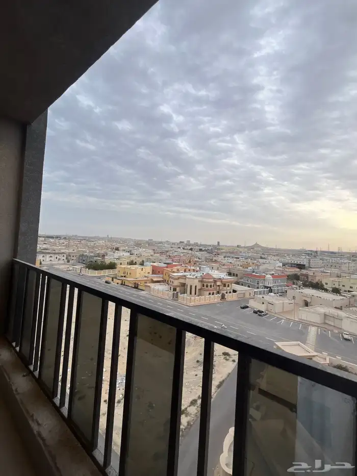 شقه للبيع من المالك مباشره حي الجامعيين الواحه لايوجد سعي 15