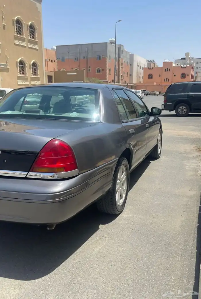 فورد 2000 4