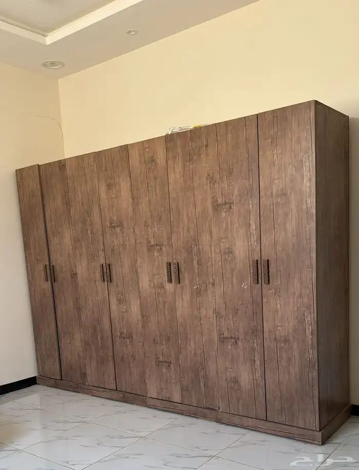 سرير نفر ونص   دولاب كبير   تسريحه 2
