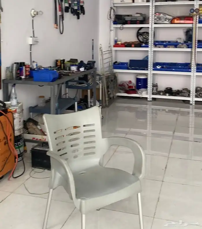 اغراض محل كهربائي بجميع محتوياته للبيع 1