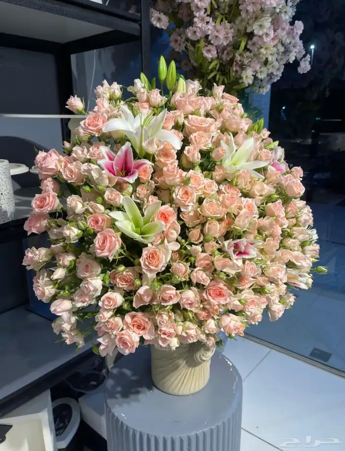 هدايا جدة مندوب ومتسوق شخصي تنسيق بوكيهات ورد 8