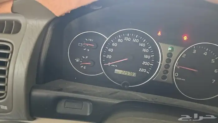 لاندكروزر 2005 نظيف 6