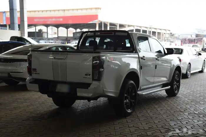 ايسوزو ديماكس GT 2023 3