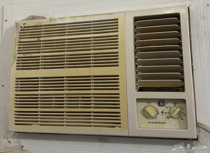 للبيع مكيفات وكنب وطاوله تلفاز و3 طاولات خدمه 7