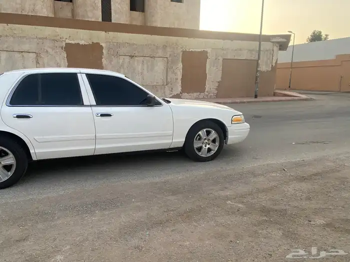 فورد كراون فكتوريا 2010 14