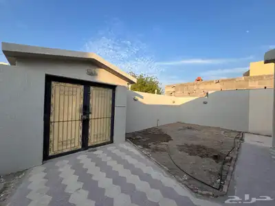 فله بموقع مميز وعليها تصريح موافقة بناء دبلكس index