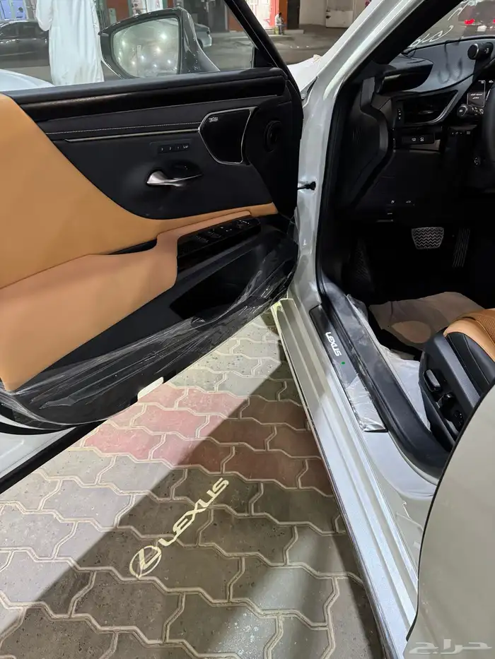 لكزس ES350 فئة DD بنزين 2025 7