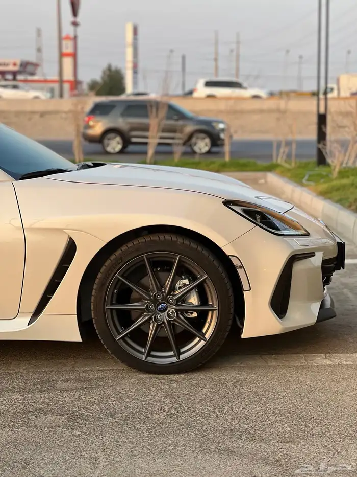 سوبارو BRZ 2024 13