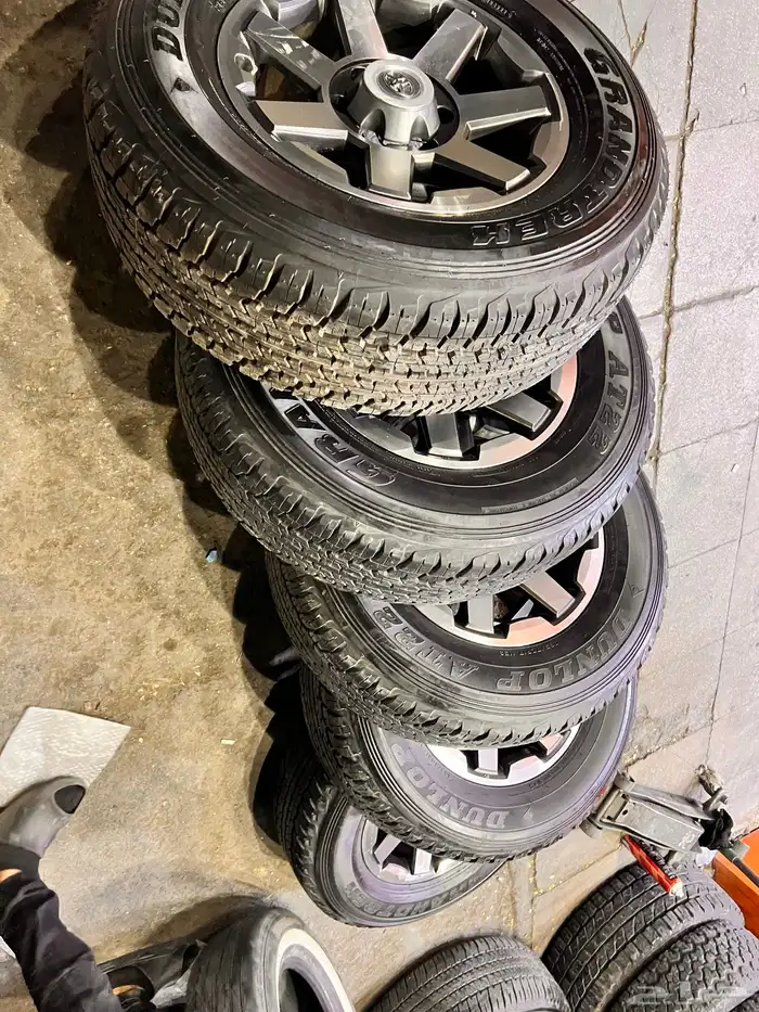 جنوط اف جي مع كفرات دنلوب وكاله مقاس 265 70 17 8