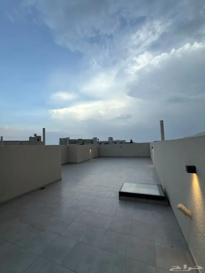 للبيع فلل مودرن بتصميم حديث بموقع مميز ومكتمل الخدمات 38