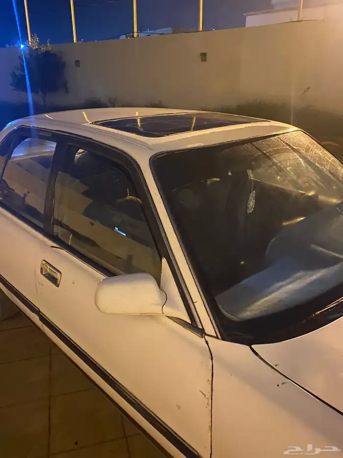 كرسيدا تحمل لوحه مميزه للبيع 1
