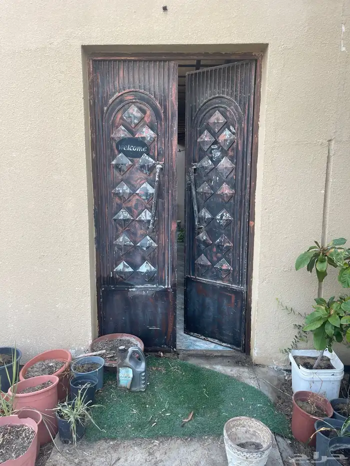 باب حديد ثقيل 1