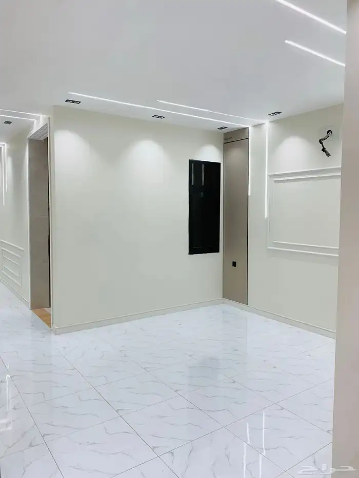 البيع شقق ارضي بحوش مداخل سيارة موقع متميز جدا وسط الخدمات 16