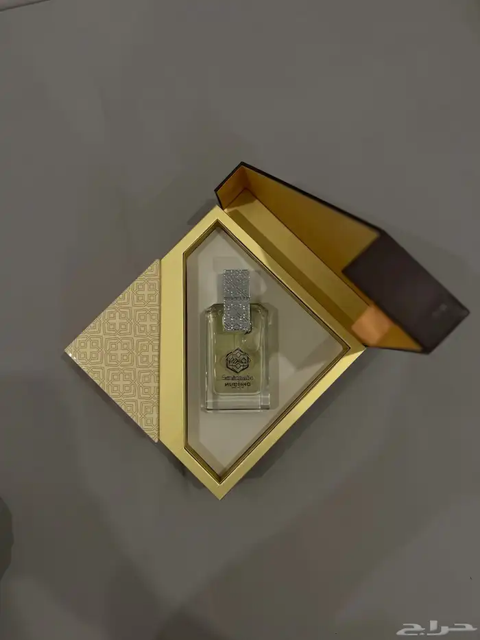 عطر اميرالد عود دخون 1