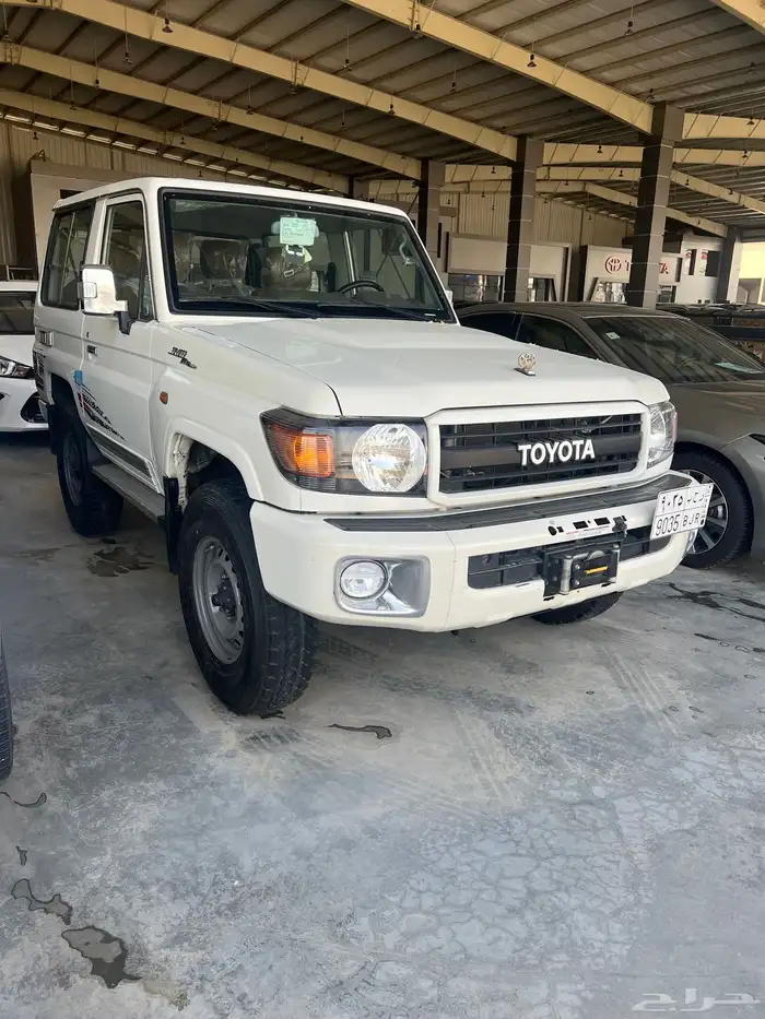 ربع 2023 بريمي ابيض 2